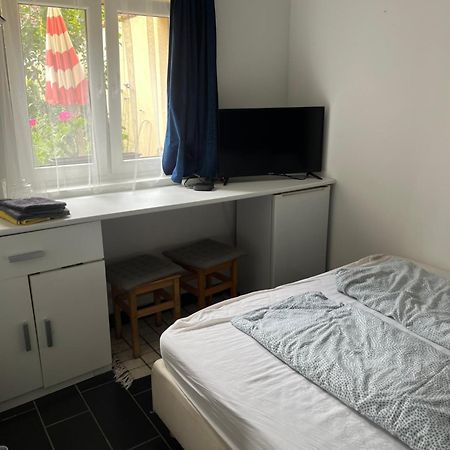 Kerti Franciaagyas Apartman Vác Exterior foto