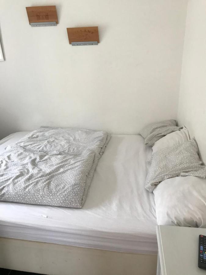 Kerti Franciaagyas Apartman Vác Exterior foto