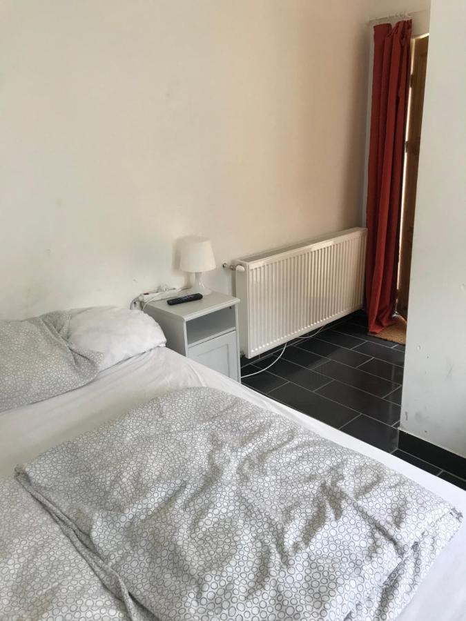 Kerti Franciaagyas Apartman Vác Exterior foto
